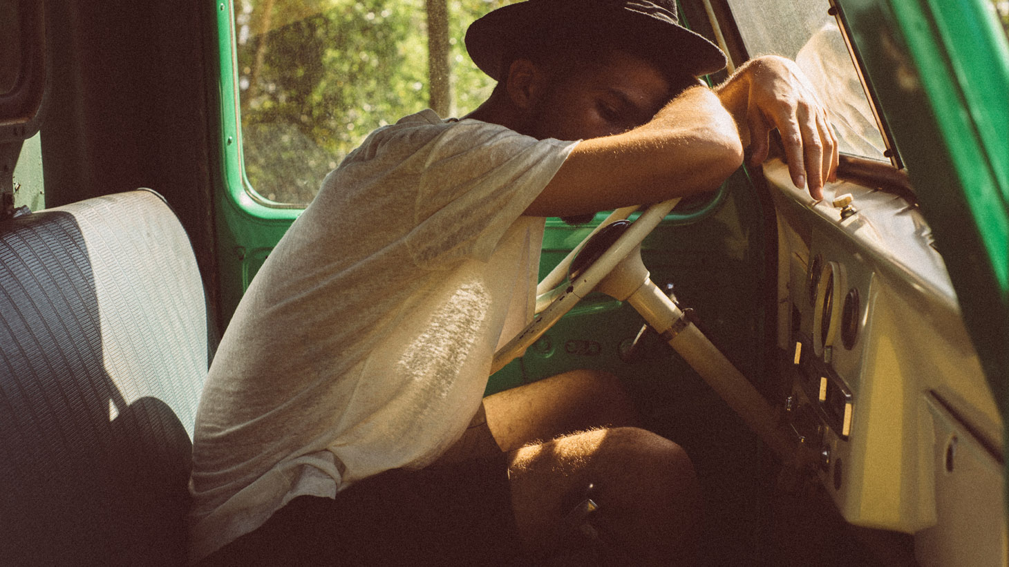 sleeping-in-car