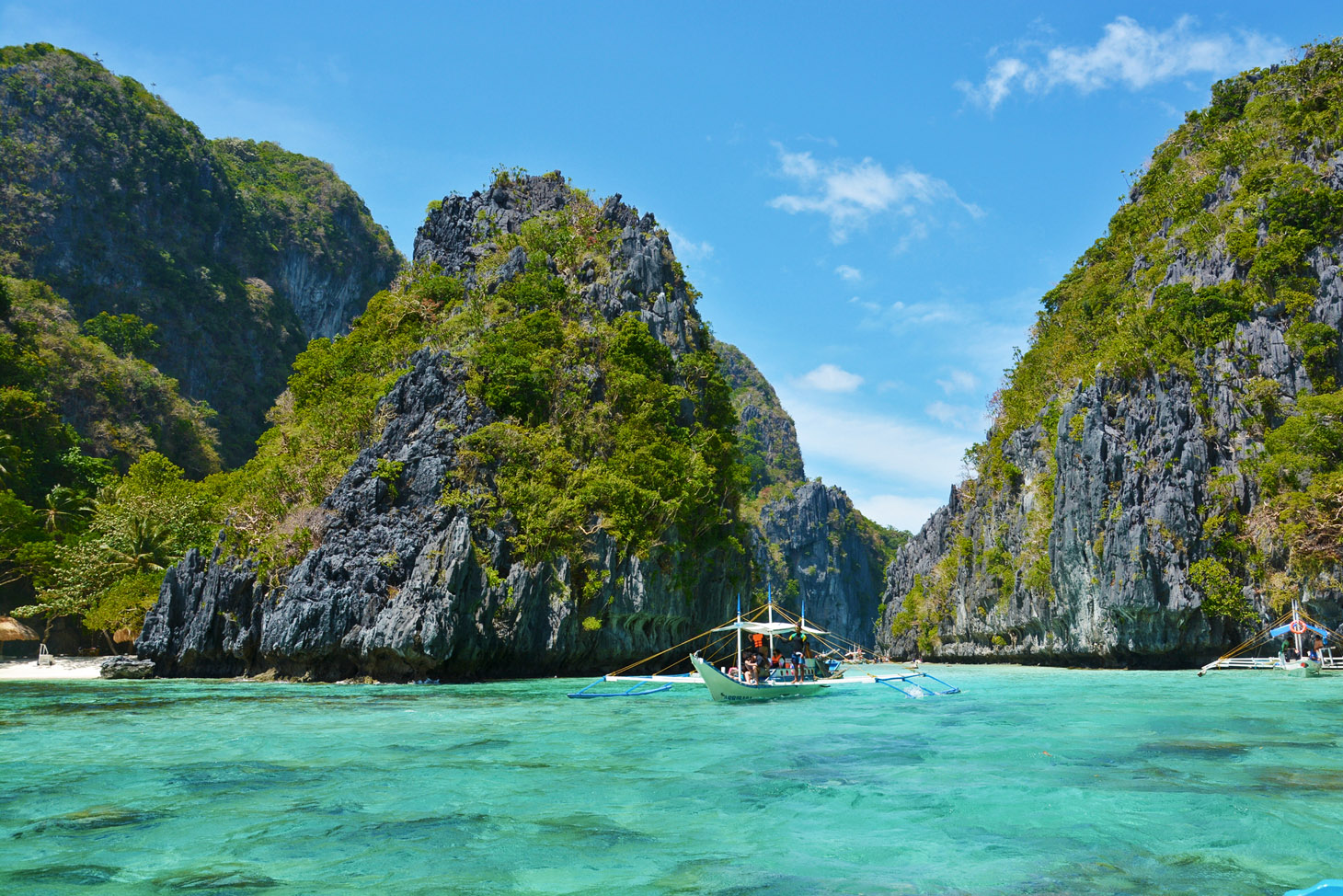 sea-boat-asia